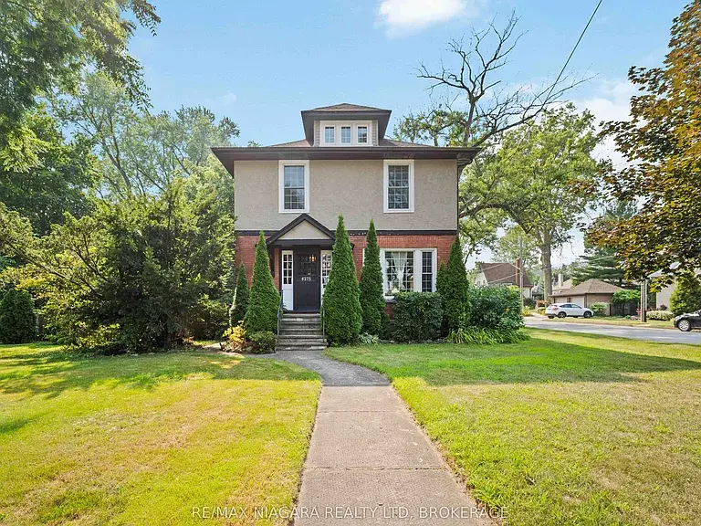 6275 Pine Grove Ave, Niagara Falls, ON L2G 4J4