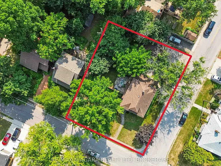 6275 Pine Grove Ave, Niagara Falls, ON L2G 4J4
