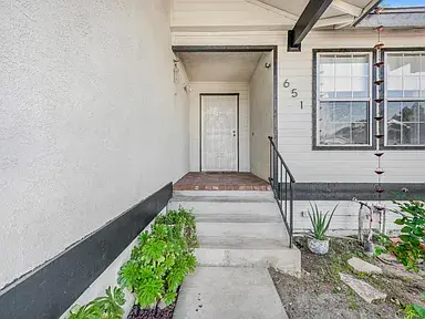 651 N Laverne Ave, Fresno, CA 93727