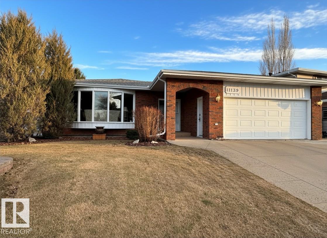11139 30 Ave NW, Edmonton, AB T6J 3Y7