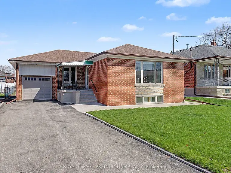 76 Tavistock Rd, Toronto, ON M3M 2N9
