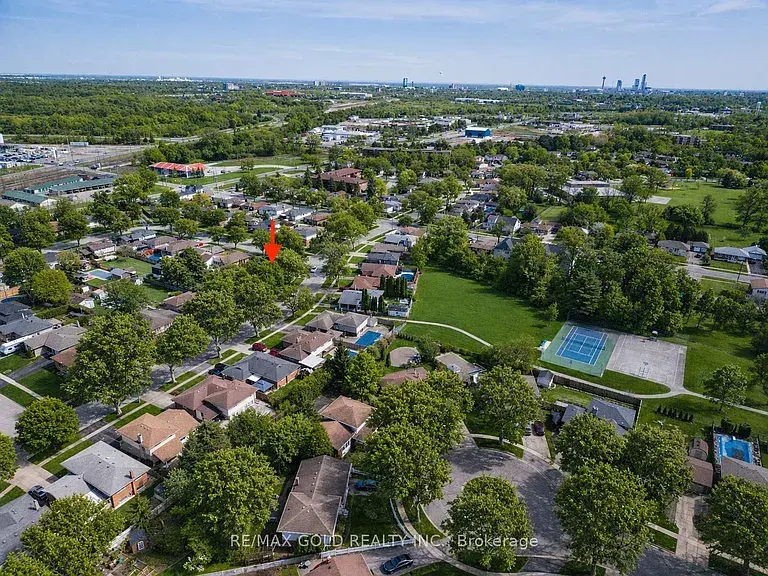 2860 Henley Ave, Niagara Falls, ON L2J 3M4