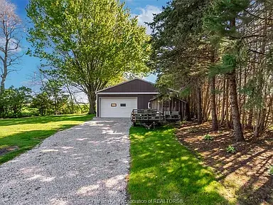 21095 Victoria Rd, Chatham Kent, ON N0P 2C0