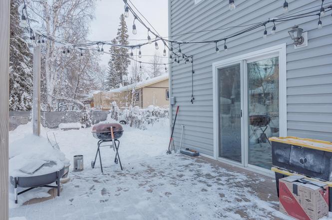 4556 Woodriver Dr, Fairbanks, AK 99701