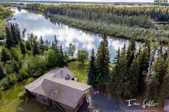 1260 Heldiver St, Fairbanks, AK 99709