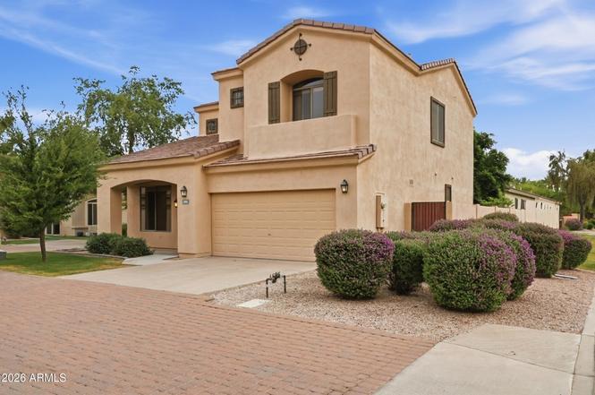 2068 W Olive Way, Chandler, AZ 85248