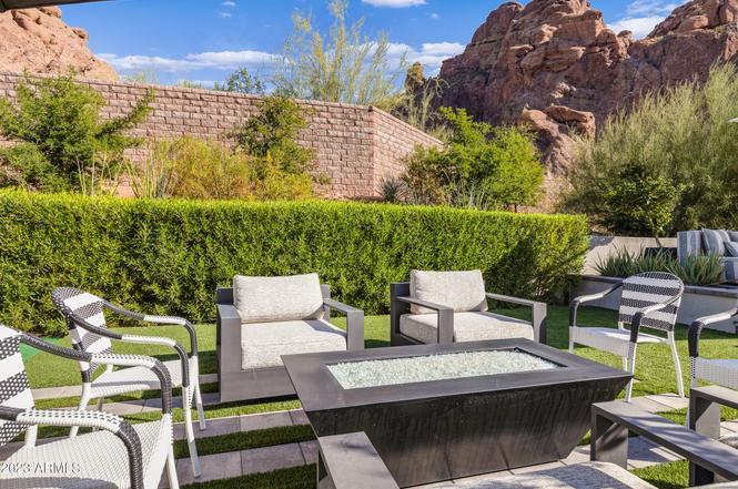 5841 N Echo Canyon Cir, Phoenix, AZ 85018