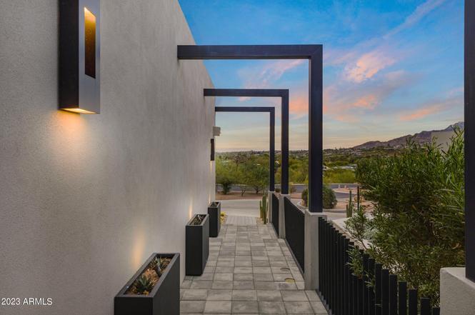 5841 N Echo Canyon Cir, Phoenix, AZ 85018