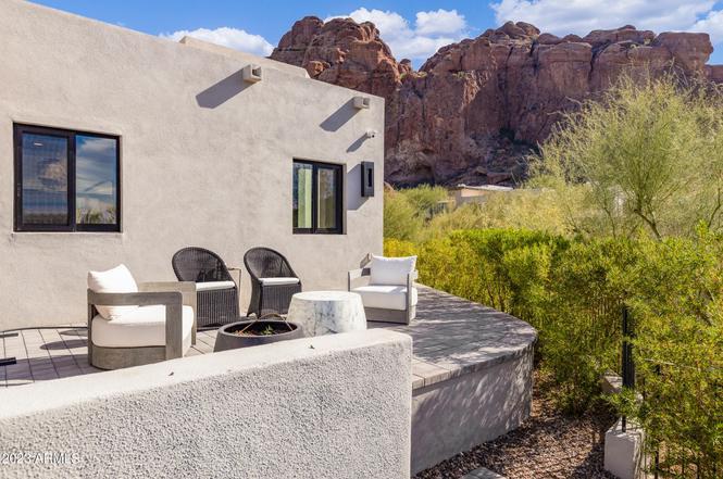 5841 N Echo Canyon Cir, Phoenix, AZ 85018