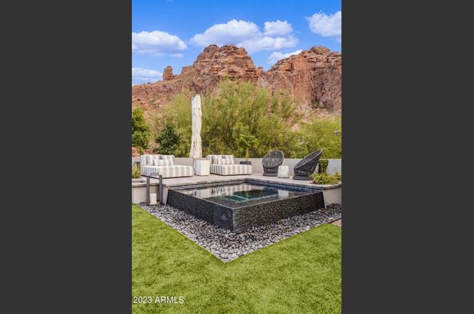 5841 N Echo Canyon Cir, Phoenix, AZ 85018