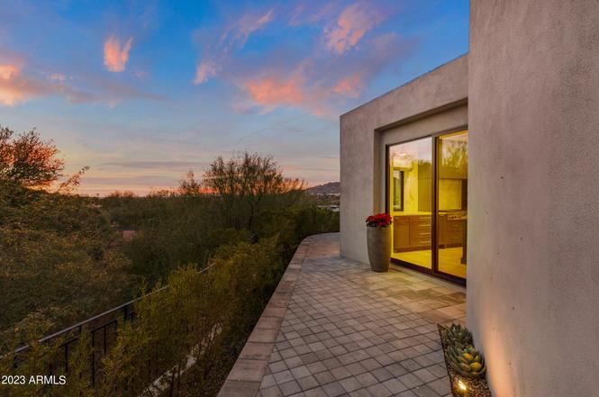 5841 N Echo Canyon Cir, Phoenix, AZ 85018