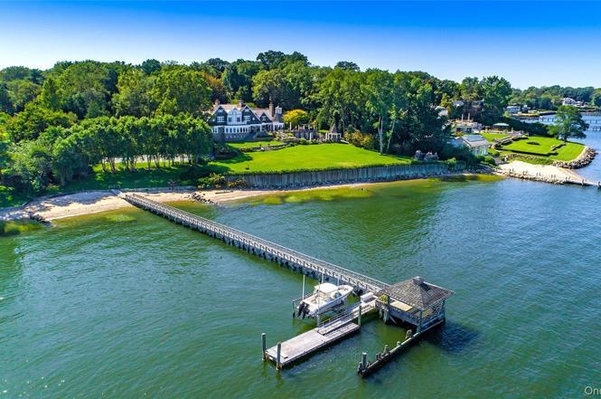 227 Dock Ln, Great Neck, NY 11024