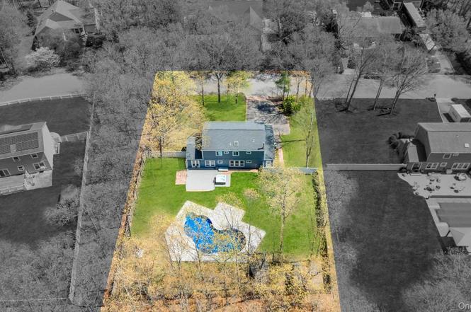 10 Ramblewood Rd, Ridge, NY 11961
