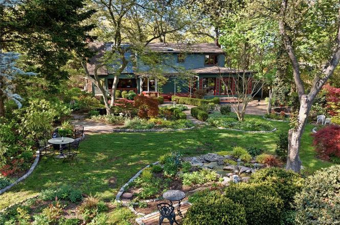 30 Semon Rd, Huntington, NY 11743