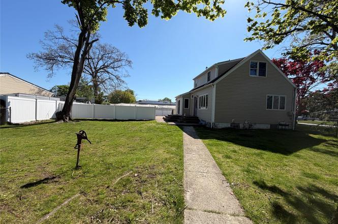 51 Weston Ave, Deer Park, NY 11729