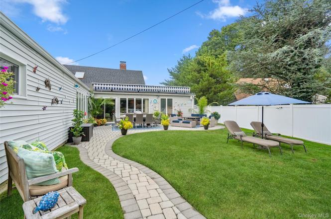 55 Duckpond Dr N, Wantagh, NY 11793