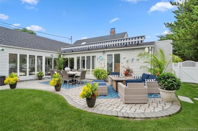 55 Duckpond Dr N, Wantagh, NY 11793