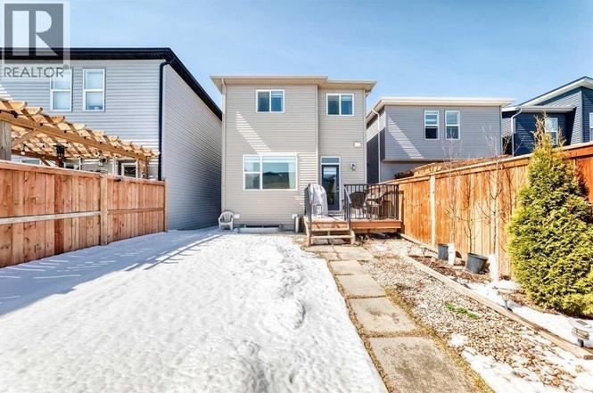 462 Walgrove Way Southeast, Calgary, AB T2X 4E9