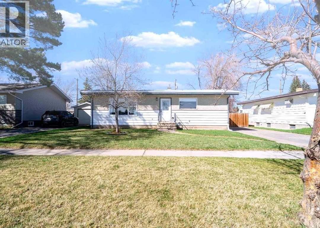 4821 56 Ave, Taber, AB T1G 1E4
