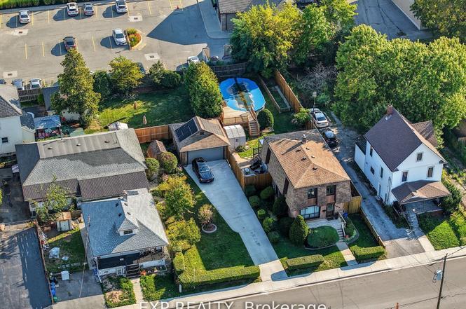 5904 Prospect St, Niagara Falls, ON L2G 1G8
