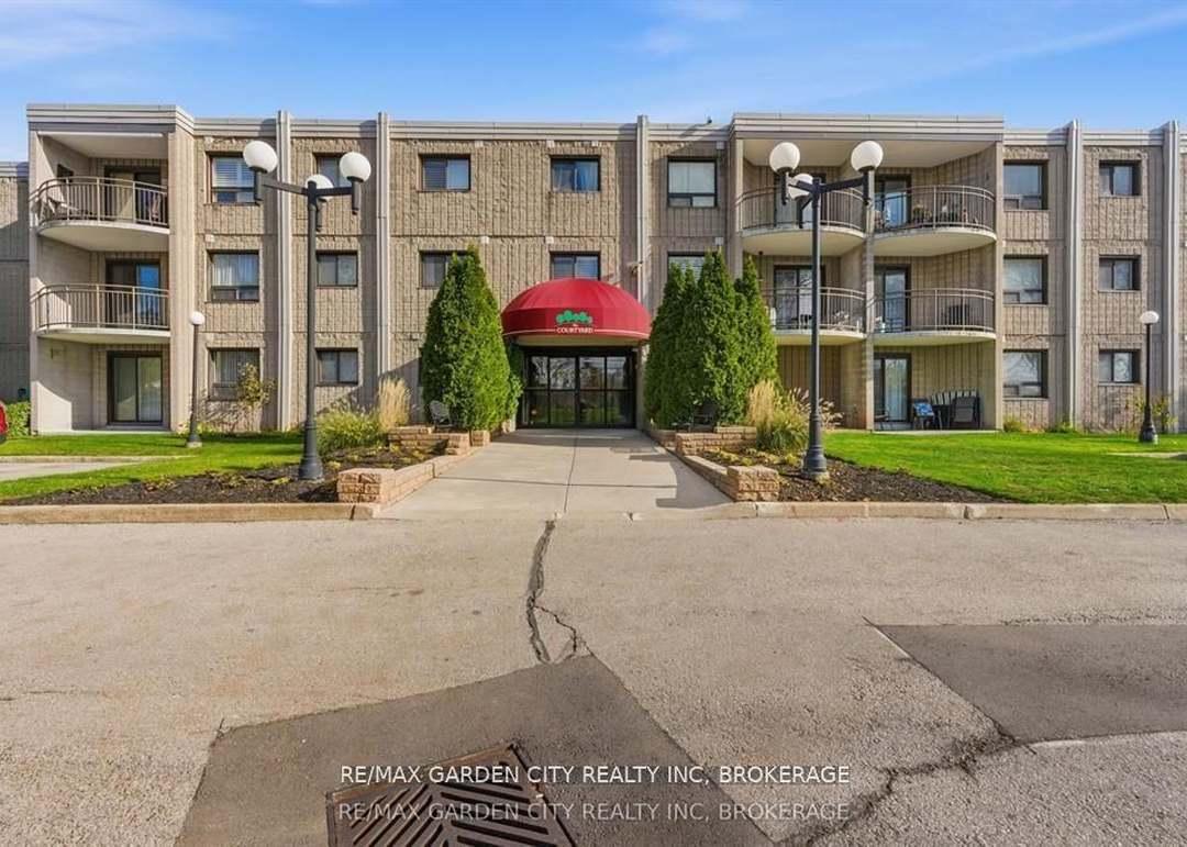 4658 Drummond Rd #230, Niagara Falls, ON L2E 7E1