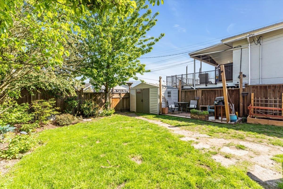2925 Mcgill St, Vancouver, BC V5K 1H8