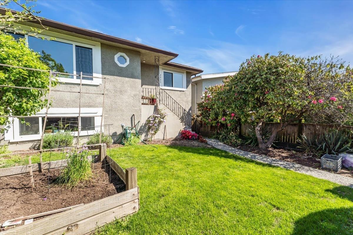 2925 Mcgill St, Vancouver, BC V5K 1H8