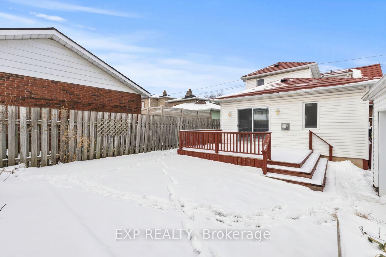5692 North St, Niagara Falls, ON L2G 1J5