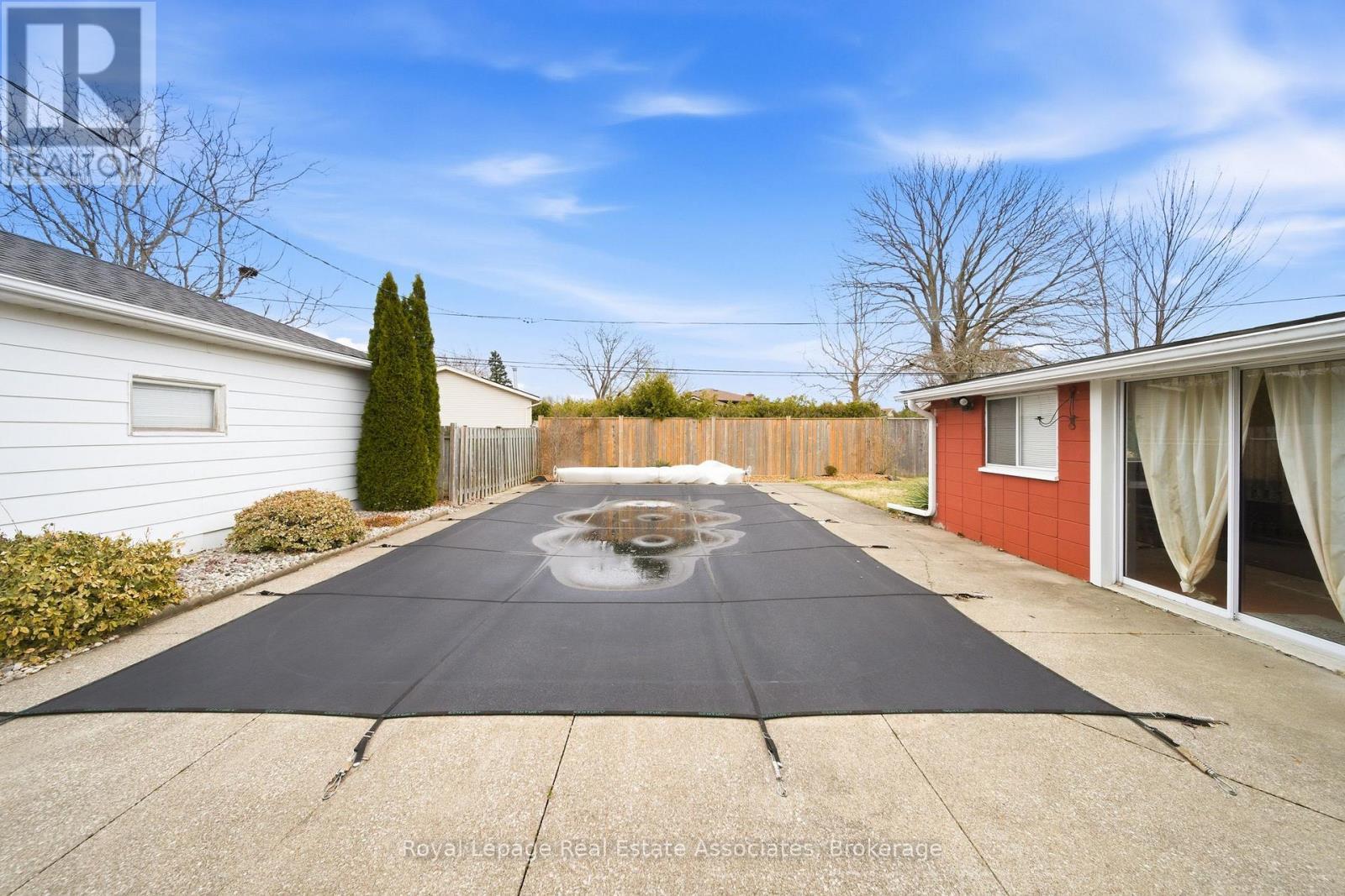4018 MONTCALM CRESCENT Niagara Falls (Chippawa), Ontario L2G6L8