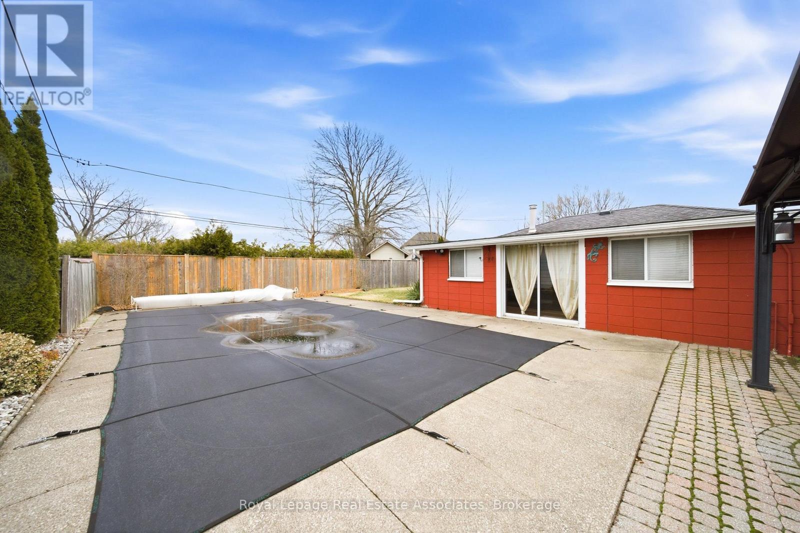 4018 MONTCALM CRESCENT Niagara Falls (Chippawa), Ontario L2G6L8