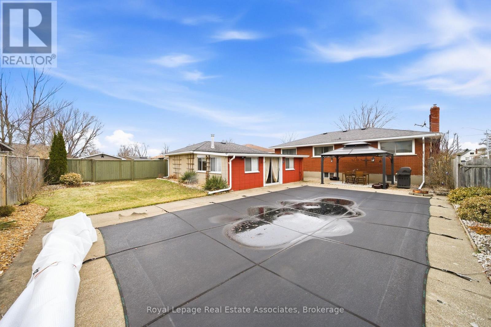 4018 MONTCALM CRESCENT Niagara Falls (Chippawa), Ontario L2G6L8
