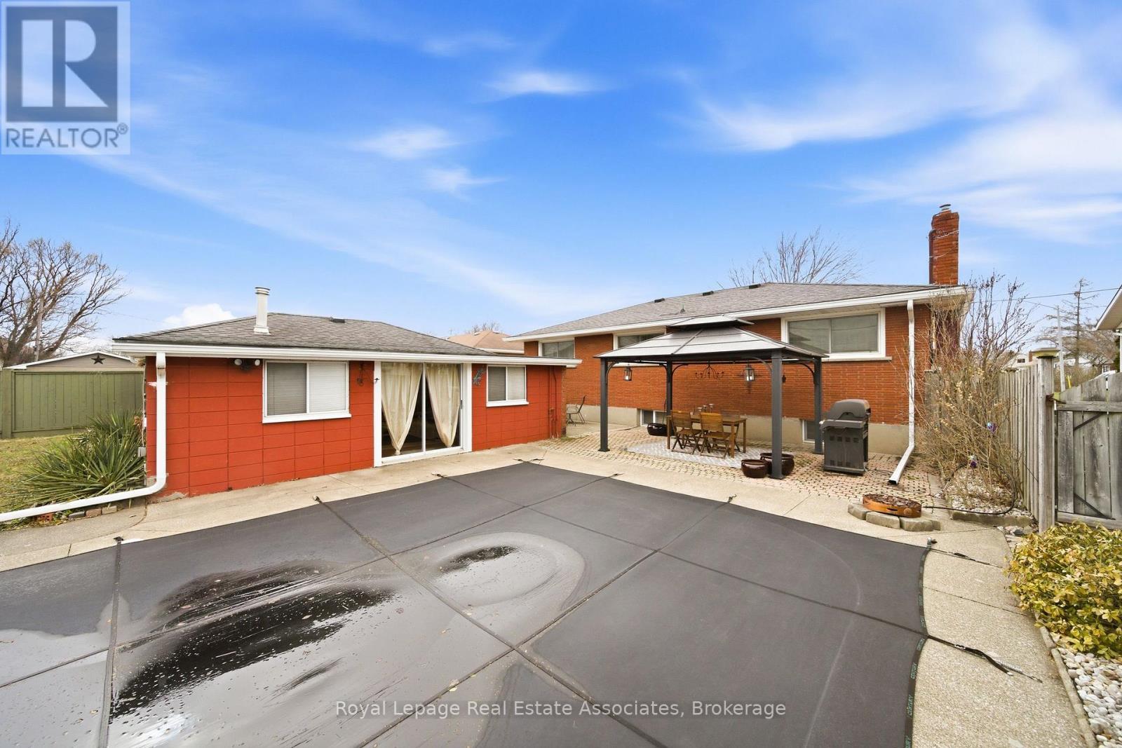 4018 MONTCALM CRESCENT Niagara Falls (Chippawa), Ontario L2G6L8