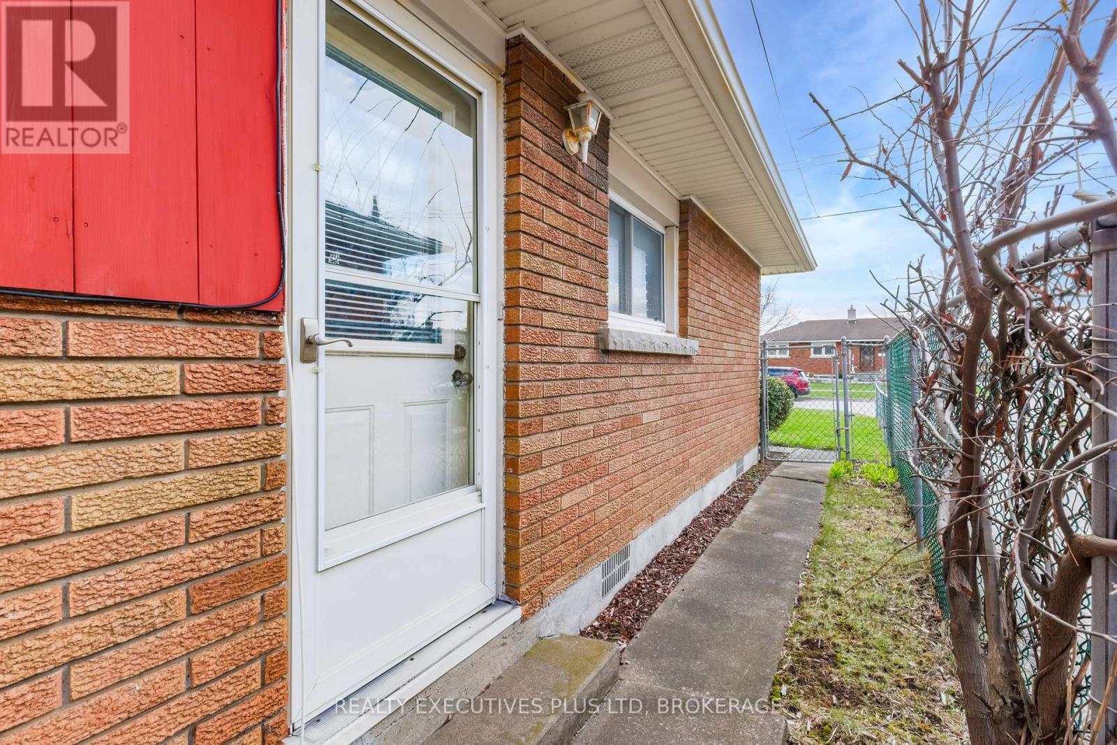 6465 WENDY DRIVE Niagara Falls (Oldfield), Ontario L2G3H7