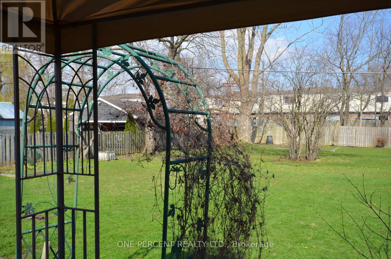 8800 CHAMPLAIN DRIVE Niagara Falls (Chippawa), Ontario L2G6Y6