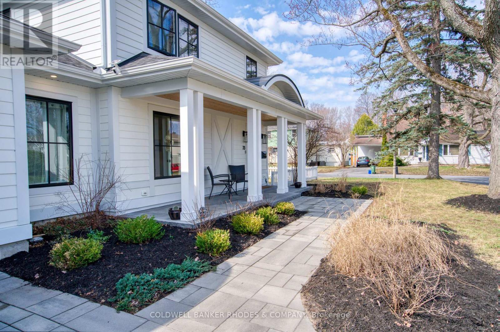 73 KILBARRY CRESCENT Ottawa, Ontario K1K0H2