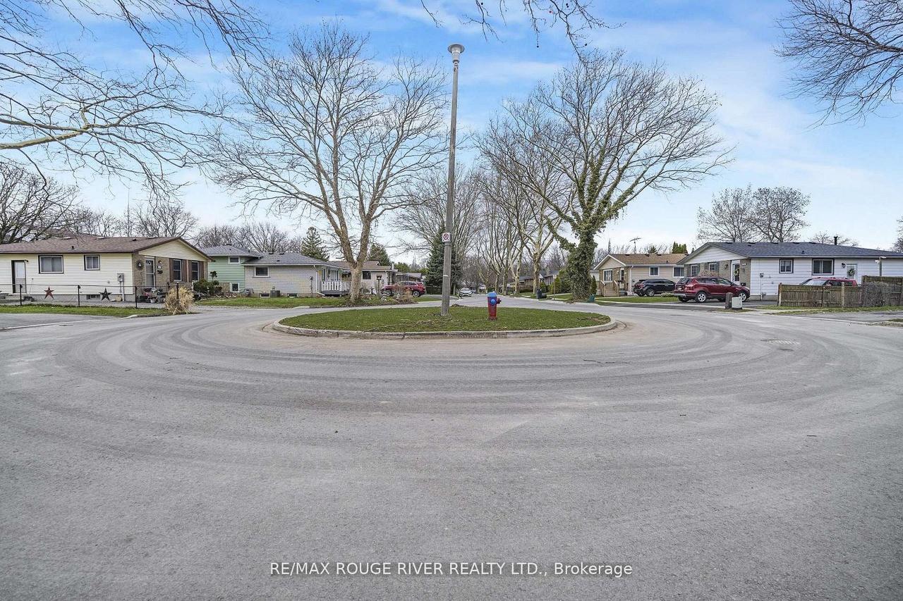 3201 Butler Pl, Niagara Falls, ON L2J 3K3