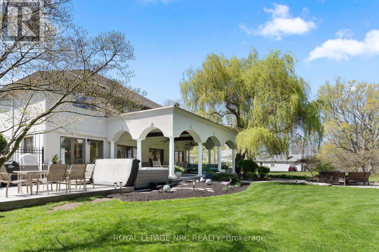 1629 PELHAM STREET N Pelham (Fonthill), Ontario L3E0K2